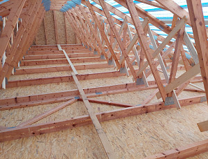 Zateplení dřevostavby pomocí dřevovláknité foukané izolace